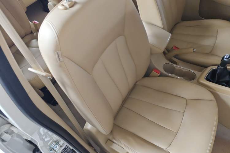 Used Baojun 730 2015 1.8L Manual Luxury Navigation ESP Version 7-seater