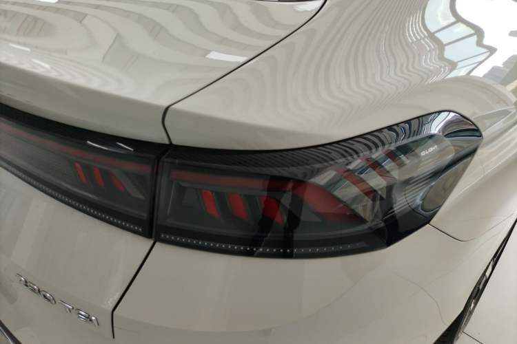 Used Volkswagen Lamando 2022 Lavida L 280TSI DSG Cool & Spicy Edition Right Rear Taillight