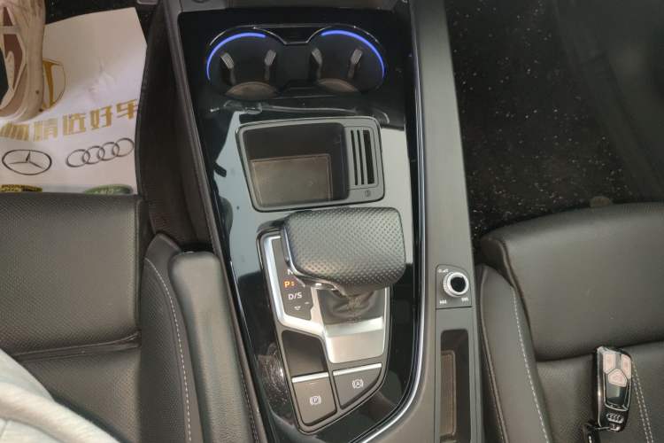 Used Audi A4L 2024 40 TFSI Luxury Dynamic Edition Gear Lever