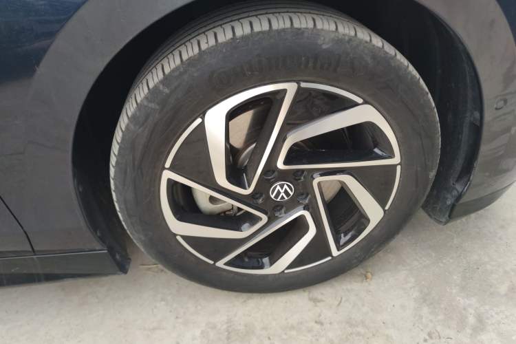 Used Volkswagen ID.7 VIZZION 2024 PRO Model Right Front Wheel Hub