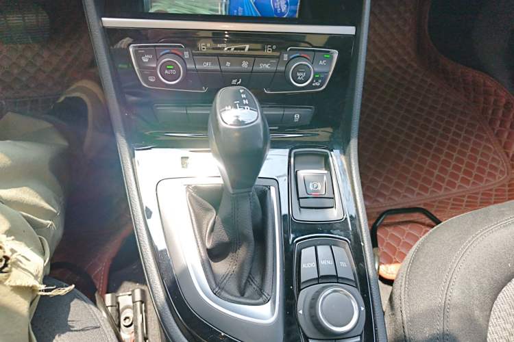 Used BMW 2 Series Gran Tourer 2015 218i Leading Model Gear Lever