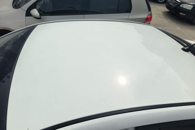 Used Kia K2 2015 Sedan 1.4L MT GLS Roof