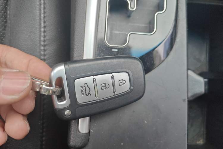 Used Hyundai Sonata 2013 2.0L Automatic Luxury Edition
