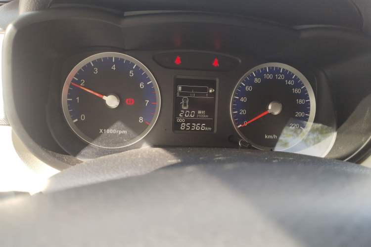 Used Venucia R50 2015 1.6L Manual Fashion Edition Odometer Close Up