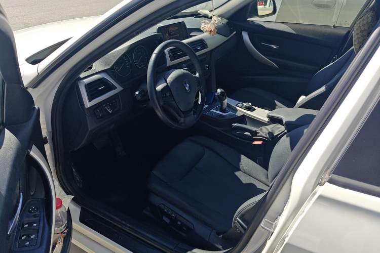 Used BMW 3 Series 2014 320i Sport Edition