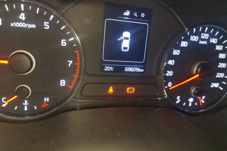Used Kia K3 2016 1.6L Manual GL Odometer Close Up