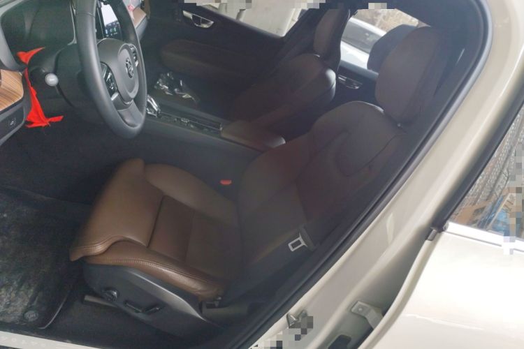 Used Volvo XC60 2023 B5 4x4 Smart Luxury Edition