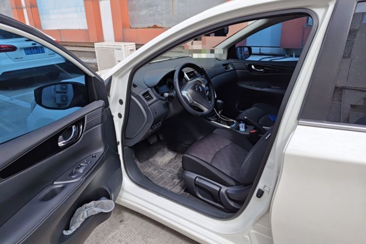 Used Nissan Tiida 2023 1.6L CVT Cool Dynamic Edition Driver Seat