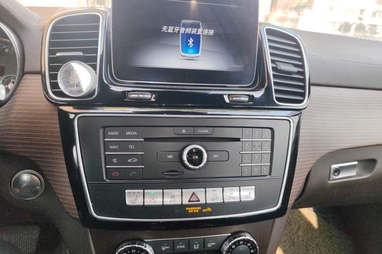 Used Mercedes-Benz GLE 2019 GLE 320 4MATIC Dynamic Edition Prestige Model Audio And AC Panel