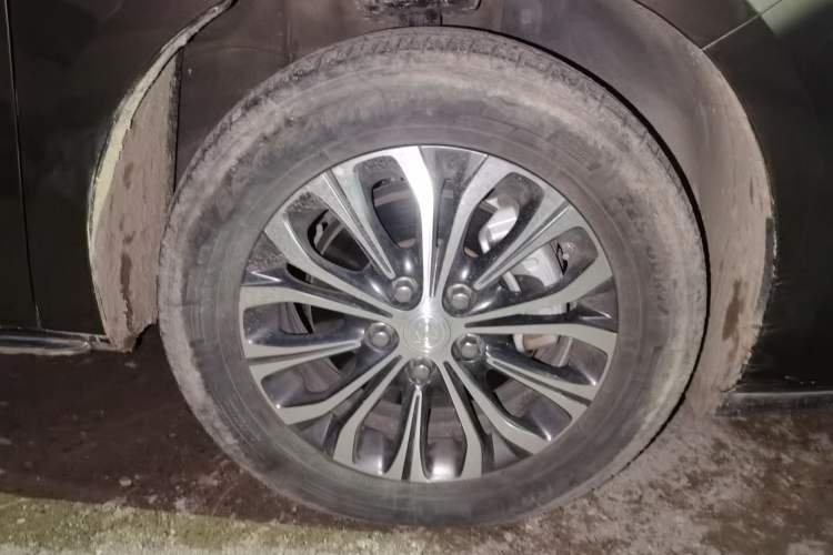 Used Buick GL8 2023 Land Executive Class Comfort Model