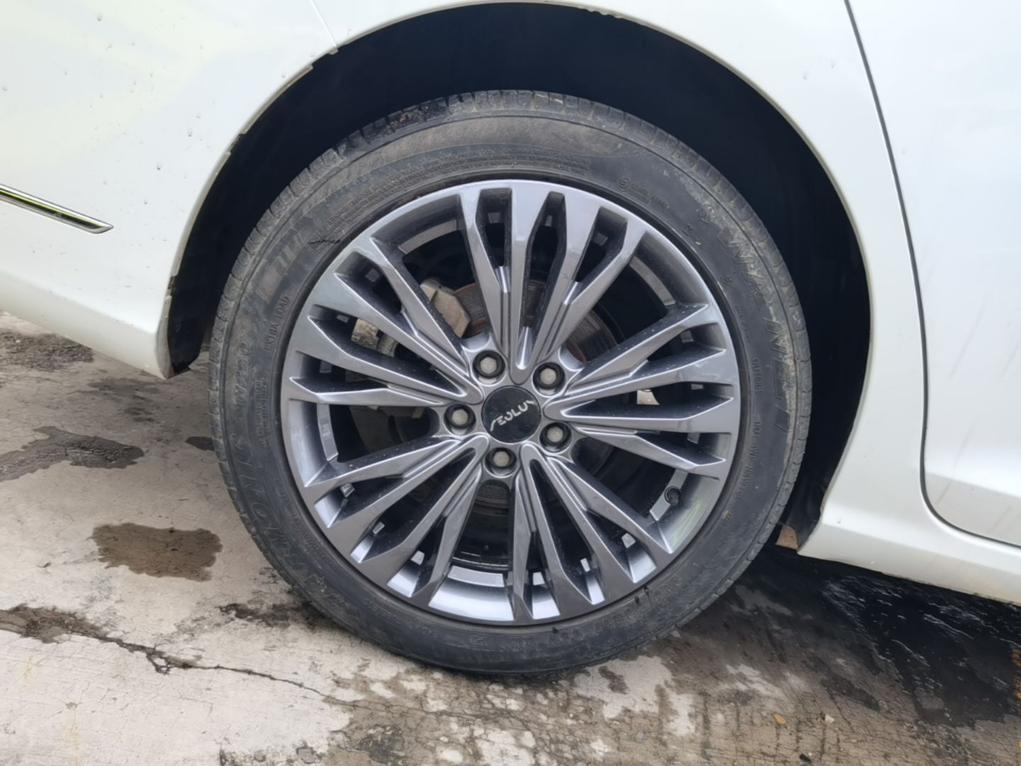 Dongfeng Aeolus Yixuan MAX 2023 1.5T Super-Powered Dad Edition — снимка 11
