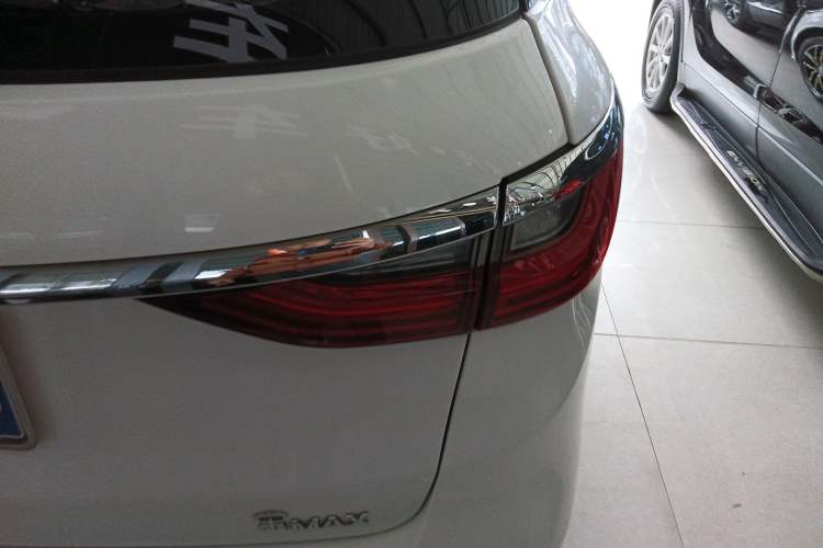 Used BYD Song MAX 2017 1.5T Manual Smart Connect Luxury 7-Seater