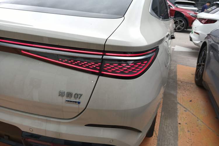Used BYD Seal 07 DM-i 2025 Intelligent Driving Version DM-i 1.5L 125 km Prestige Edition Right Rear Taillight
