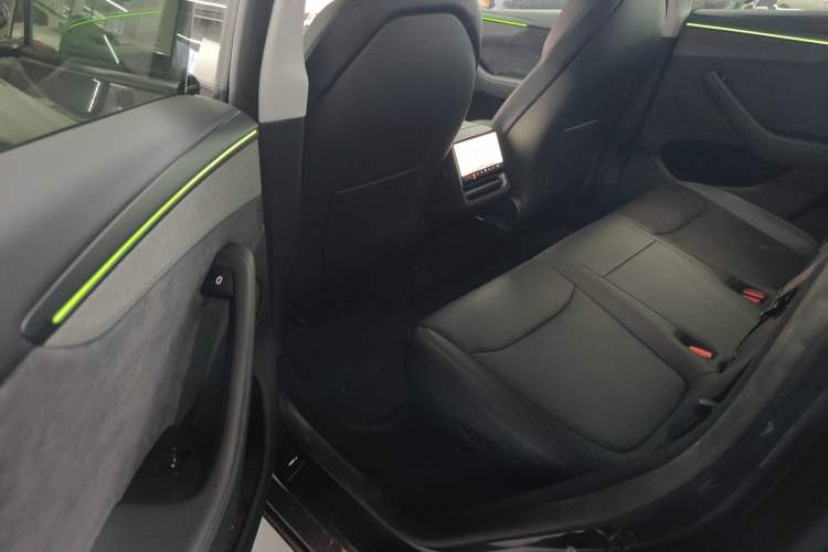 Used Tesla Model Y 2025 Long-Range All-Wheel-Drive Version