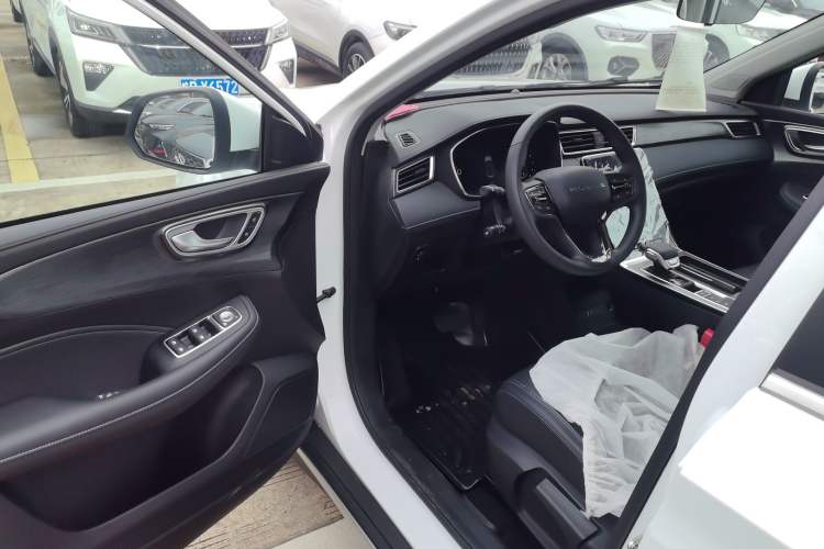 Used Roewe RX5 2025 PLUS 330TGI Automatic Trendsetting Smart Edition Interior 3