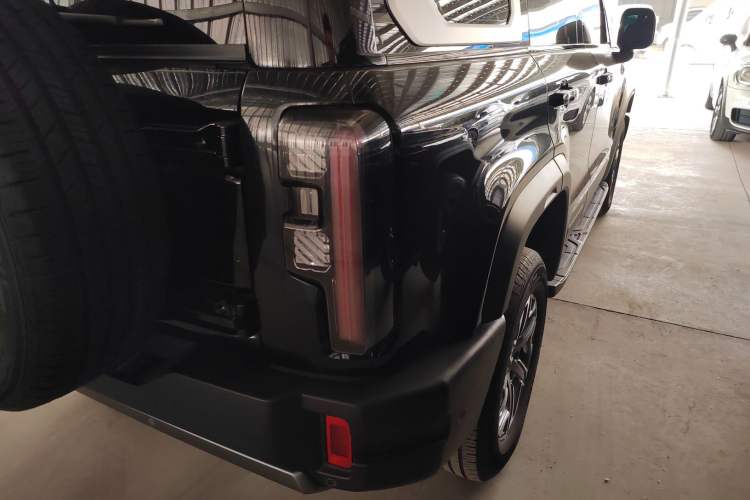 Used BAIC Off-Road BJ40 2024 2.0T All-New Urban Hunter Edition Chivalrous Style
