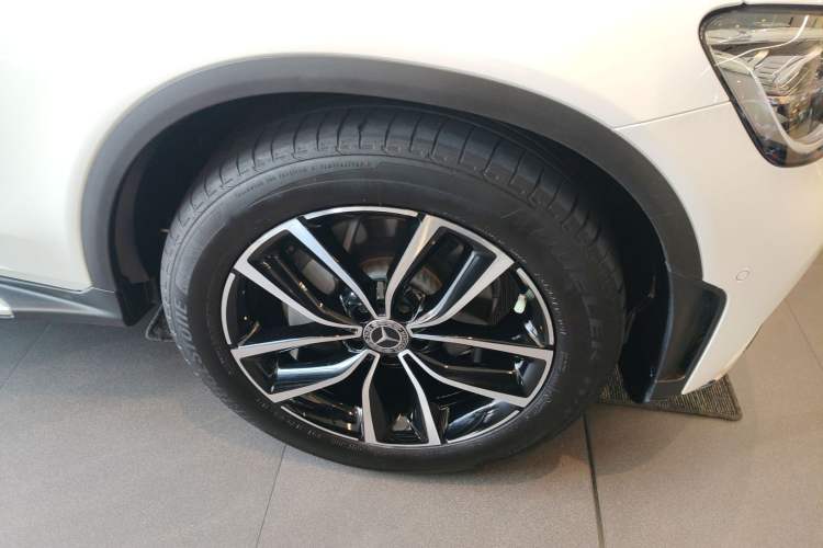 Used Mercedes-Benz GLC 2020 GLC 300 L 4MATIC Dynamic Edition Right Front Wheel Hub