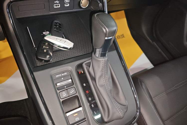 Used Honda CR-V 2024 240TURBO Two-Wheel-Drive FENGSHANG Edition 5 Seats Gear Lever