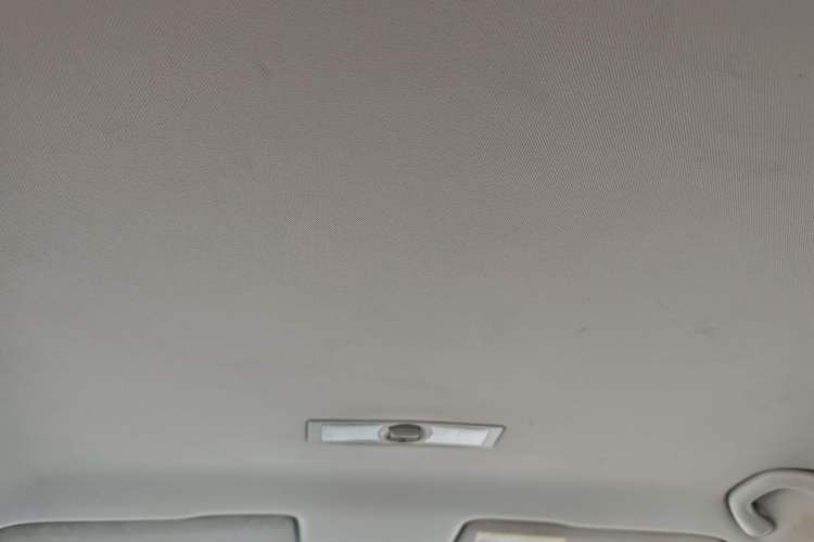 Used Volkswagen Lavida 2015 1.6L Manual Fashion Edition
