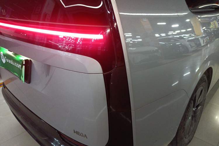 Used Li Auto MEGA 2024 Ultra Model