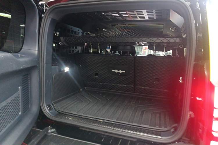 Used Formula Leopard Leopard 5 2023 Navigator Edition
