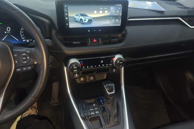 Used Toyota Wildlander 2023 2.0L CVT Four-Wheel Drive Luxury PLUS Edition
