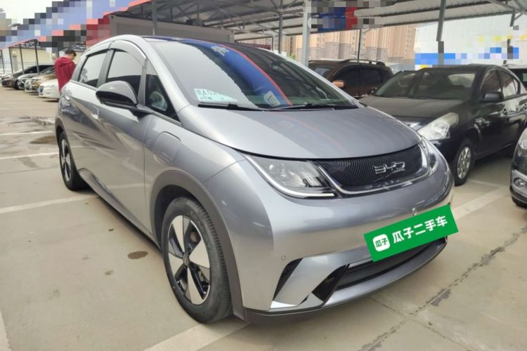 Used BYD Dolphin 2023 420 km Fashion Edition Front Right 45 Deg