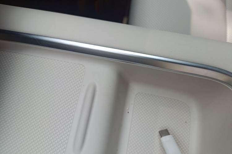 Used Li Auto L8 2023 Pro Model Interior 1