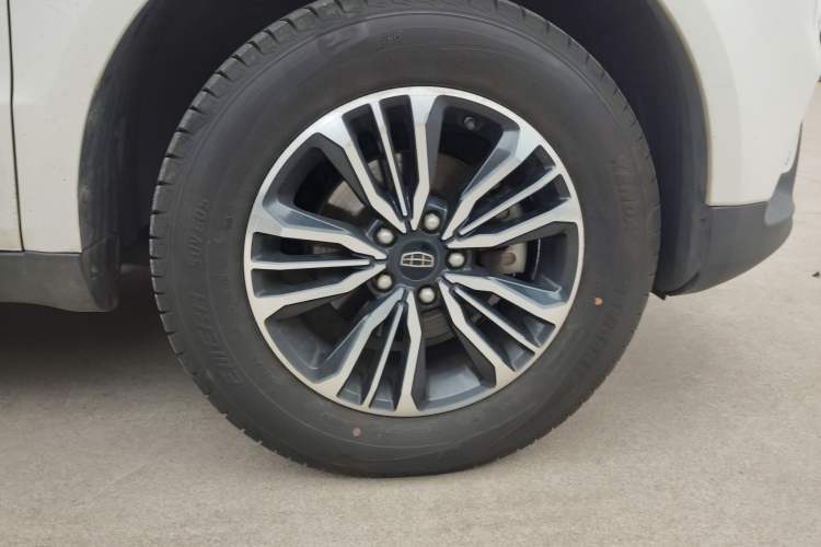 Used Geely Auto Vision X6 2016 1.3T CVT Flagship Model Right Front Wheel Hub