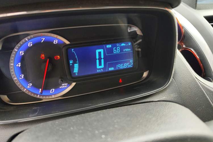 Used Chevrolet Trax 2016 1.4T Manual Two-Wheel Drive Comfort Version with Sunroof
