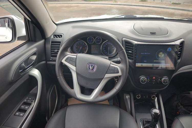 Used CHANGAN CS35 2016 1.6L Manual Luxury Model China V Standard Steering Wheel