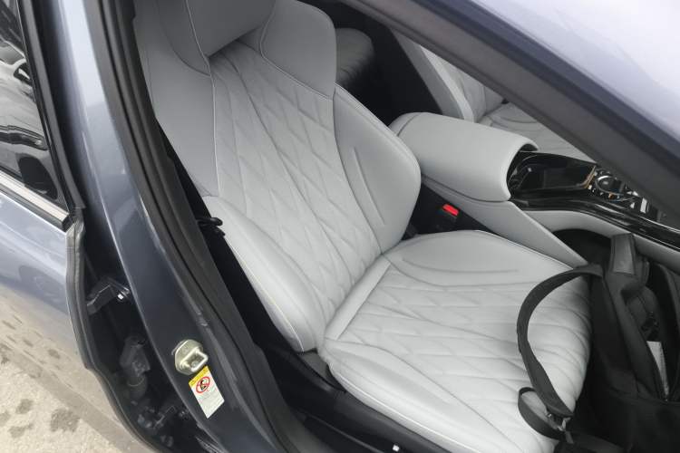 Used BYD Seal 2022 550 km Standard Range Rear-Wheel Drive Prestige Version