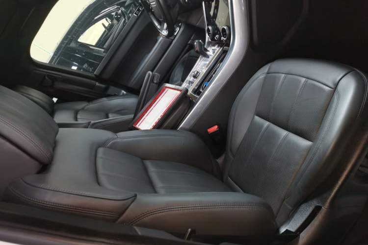 Used Land Rover Range SportNew Energy 2018 P400e Right Front Seat