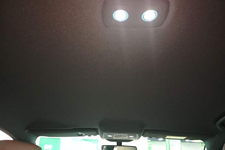 Used BYD Song Pro New Energy 2024 HONOR Edition DM-i 71KM Navigation Model
