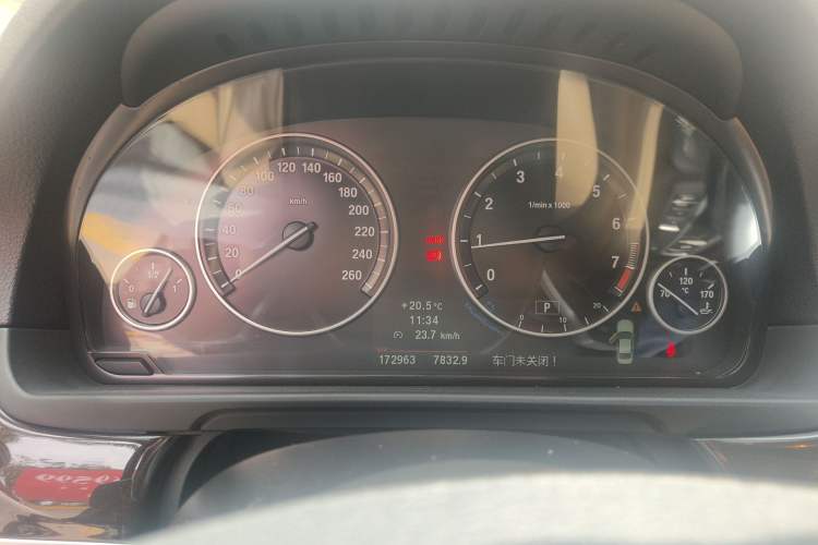 Used BMW 5 Series 2013 525Li Luxury Model
