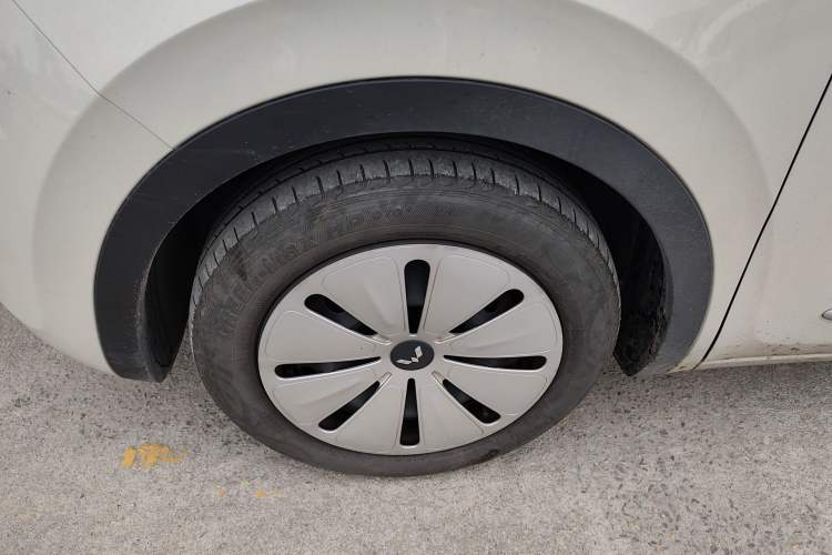 Used Wuling Bingo 2023 203km Light Edition Left Front Wheel Hub