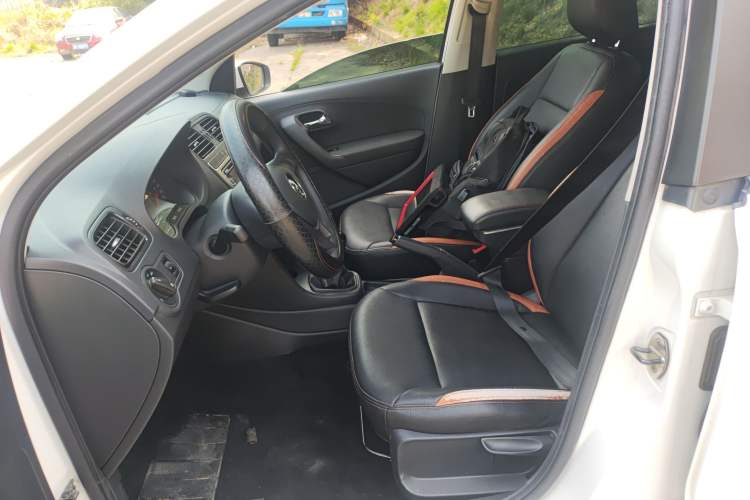 Used Volkswagen Polo 2016 1.4L Manual Fashion Model