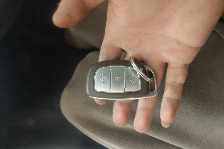 Used Hyundai Mistra 2014 1.8L Automatic Smart GLS
