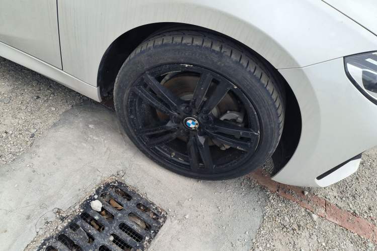 Used BMW 1 Series 2023 125i M Sport Night Edition Right Front Wheel Hub