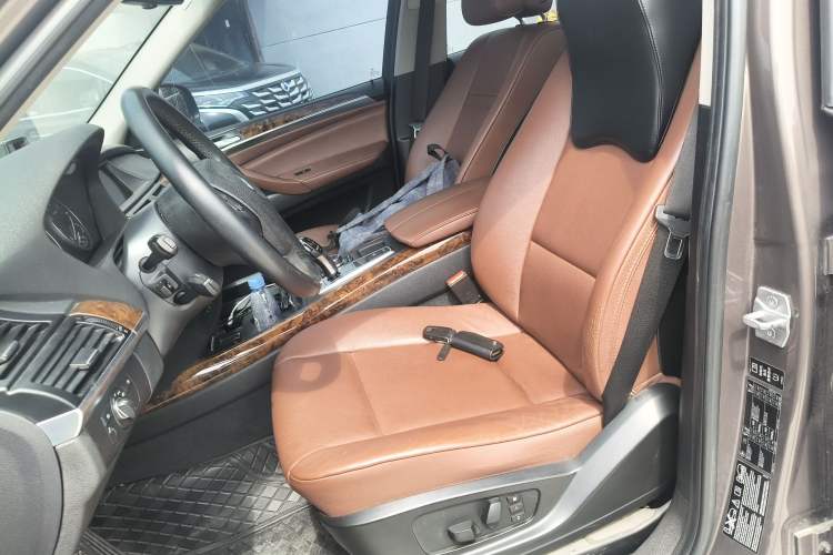 Used BMW X5 2013 xDrive35i Leading Model Left Front Seat