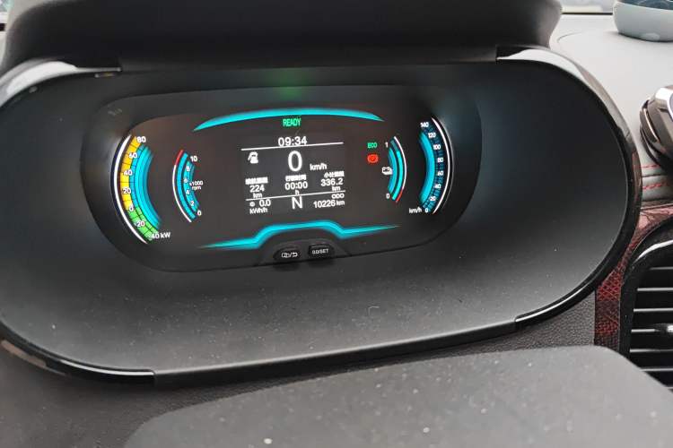 Used Chery Little Ant 2022 Sweet Pink Edition Half-Sugar Version Lithium Iron Phosphate 29.2 kWh 30 kW 301 km
