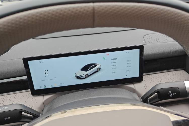 Used Geely Galaxy 8 2025 130km EM-P Starship Edition
