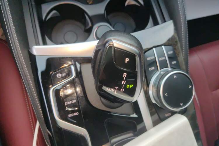 Used BMW 5 Series 2022 Second Facelift 525Li M Sport Package Gear Lever