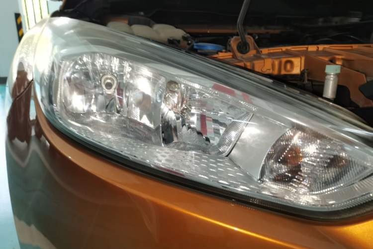 Used Ford Focus 2015 Hatchback 1.6L Automatic Fashion Edition Right Front Headlight