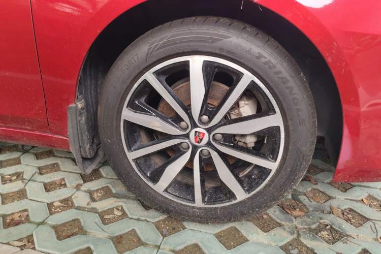 Used Roewe i6 2018 20T Automatic Flagship Edition Right Front Wheel Hub