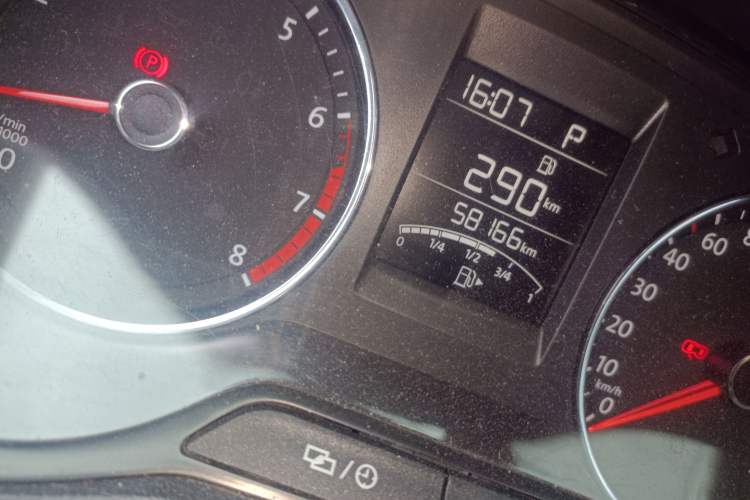 Used Volkswagen Polo 2016 1.6L Automatic Comfort Model
