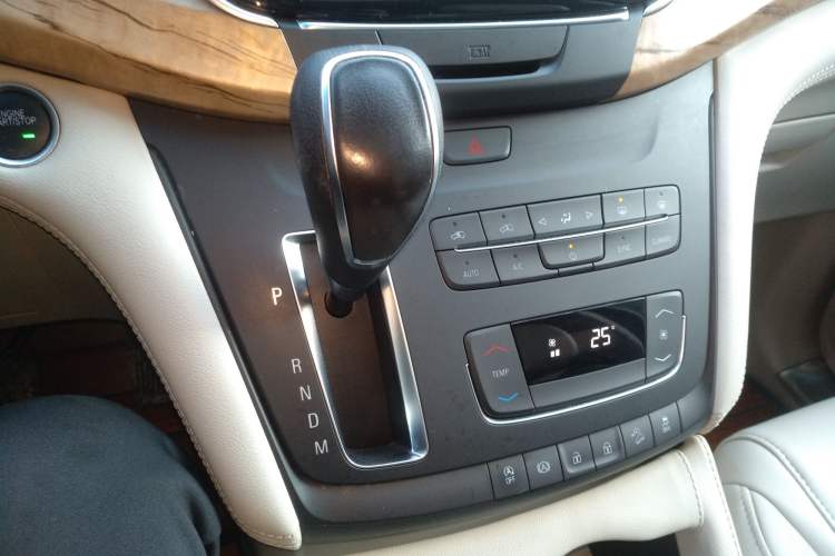 Used Buick GL8 2018 ES 28T Comfort Model China VI Standard
