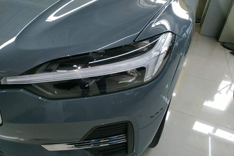 Used Volvo XC60 2023 B5 4x4 Smart Luxury Edition Left Front Headlight