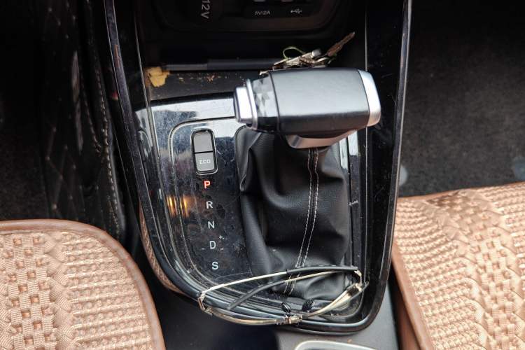 Used Baojun 530 2020 1.5T CVT Luxury Connected Version 7 Seats Gear Lever