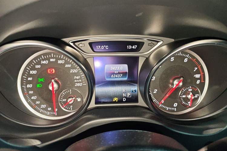 Used Mercedes-Benz GLA 2018 GLA 200 Fashion Model Odometer Close Up